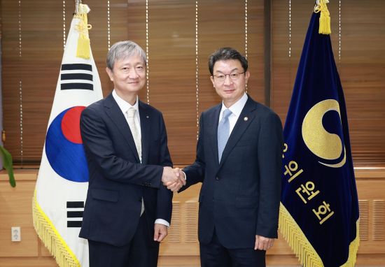 이억원 금융위원장, 이찬진 금감원장과 첫 회동…'원팀' 강조