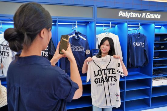 롯데百, 자이언츠 야구단 선전 기원 서울·부산서 대규모 팝업