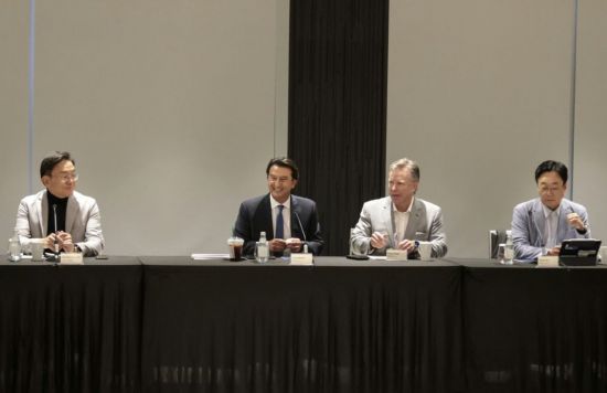 "내년 더 어렵다"…'車값 동결' 현대차, 관세 충격 속 여름 가격 인상 시사