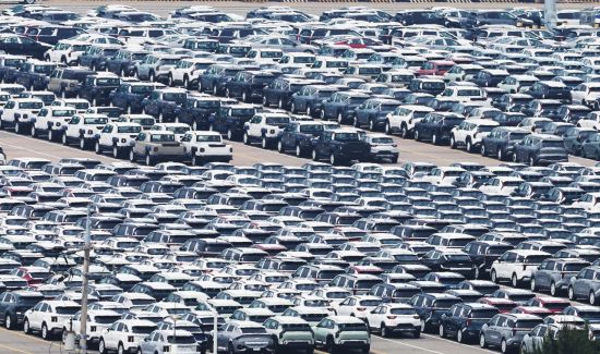 "현대차·기아, 車관세에 2Q 영업이익률 2.1%P↓...신용도 영향 제한적"