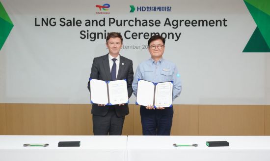 원가 전쟁 나선 석화업계…HD현대케미칼, 석화 최초 LNG 해외 직도입