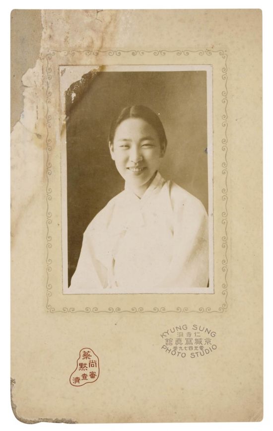 [언스타그램]백 년 전 여인의 사진과 떡볶이