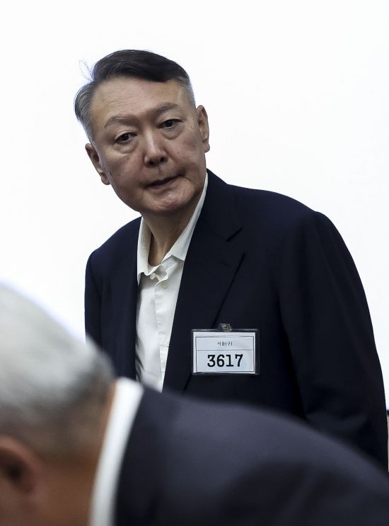 내란특검 "尹 범행, 국민에 큰 상처"… 징역 10년 구형