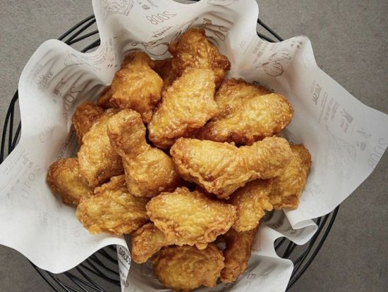 허니콤보 2만5000원 됐다…교촌치킨, 서울 배달앱 가격 2000원↑