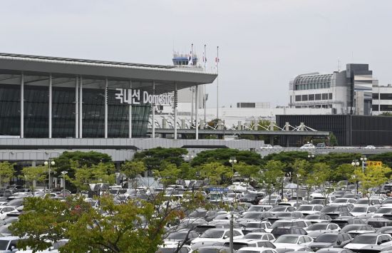 추석연휴 전국 공항 이용객 281만명…"가장 붐비는 날은?"