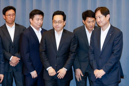 [포토] 가상자산사업자 CEO 간담회 참석한 이찬진 금융감독원장