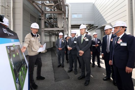 LS·엘앤에프, '1조 투입' 전구체 공장 준공…배터리 밸류체인 완성