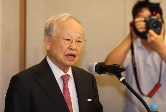 손경식 "정년연장·4.5일제, 사회적 대화로 해법 마련해야"