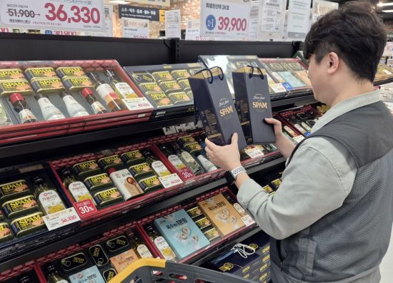"명절직전이 대목"…이마트, 핸드캐리형 선물세트 운영