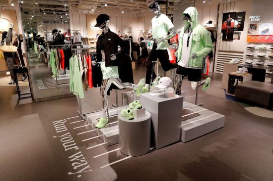 "5회 세탁하니 물에 젖어"…아디다스 러닝자켓 등 발수성 미흡