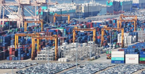 "수출시장 다변화로…올해 수출, 10월까지 전년비 2.3% 증가"