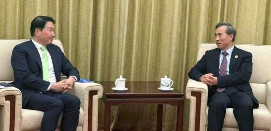 최태원 회장, APEC 앞두고 방중…CCPIT·상하이 당서기 면담