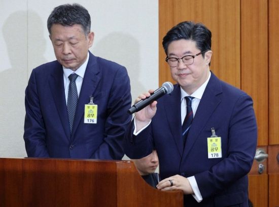 [2025국감]고개 숙인 유통社 수장들…공정위, 슈링크플레이션 교촌엔 "엄정 조치"