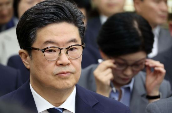 [속보] '홈플러스 사태' 김병주 MBK 회장 13일 구속심문