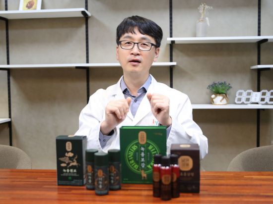 [인터뷰]"저속노화의 핵심은 근력"…'발효녹용'에  빠진 야쿠르트맨