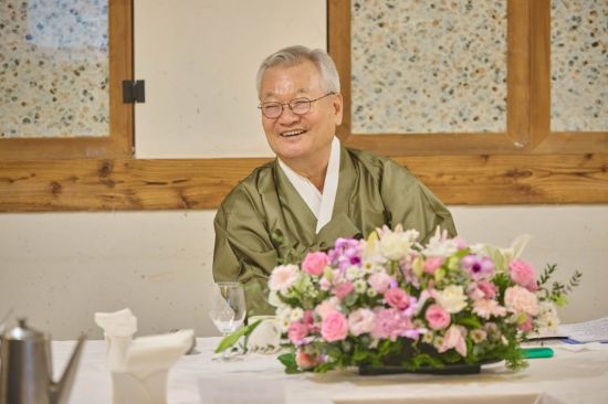 크라운해태제과 22년 예술경영…윤영달 회장 "K팝의 뿌리는 국악"