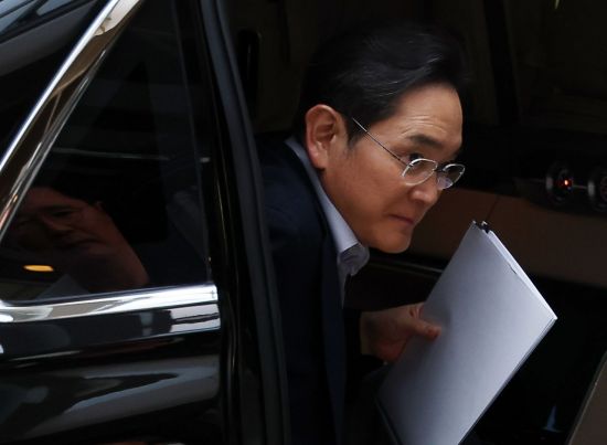 故이건희 추모음악회에 이재용·이부진·이서현 참석