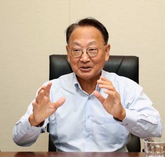 [규제없는도시, 메가샌드박스]⑭유일호 "입법으로 새 규제 쏟아져…제동장치 필요"