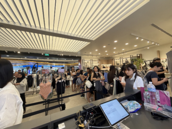 안다르, 싱가포르 복합쇼핑몰 '비보시티'에 3호 매장 열어