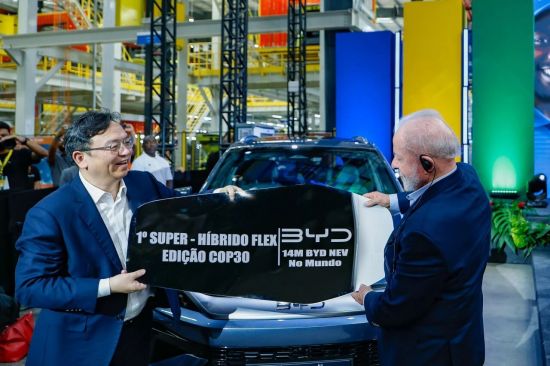 전기차 시장 휩쓰는 BYD·지리…테슬라 '휘청'