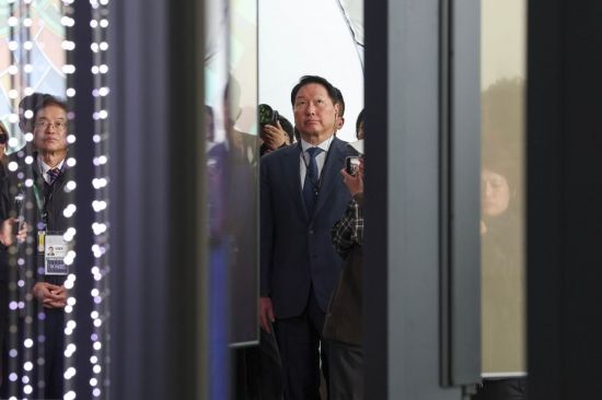 [포토] K-테크 쇼케이스 참석한 최태원 대한상의 회장