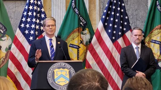 [경주APEC]美 장관들, 韓기업에 '러브콜'…상무장관 이어 재무장관도 총수들 만난다