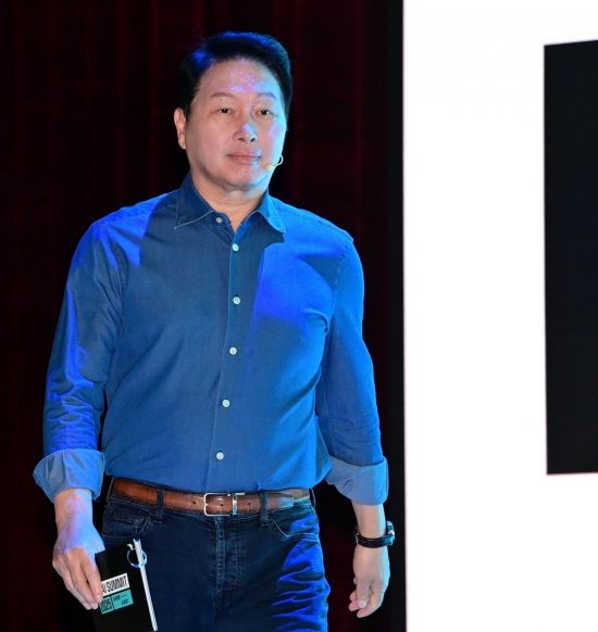 최태원, 美사업 직접 챙긴다…AI·반도체 미국 법인 의장 겸직