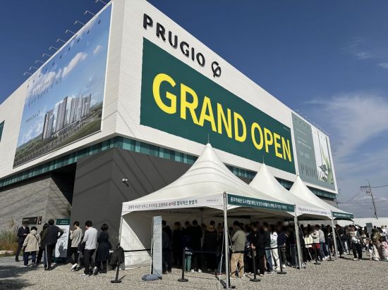 규제 피한 김포·안양 청약 흥행…미뤄둔 분양 쏟아진다[부동산AtoZ]