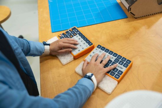 "파킨슨병 환자도 타이핑할 수 있게"…국제 다이슨 어워드 우승작 발표