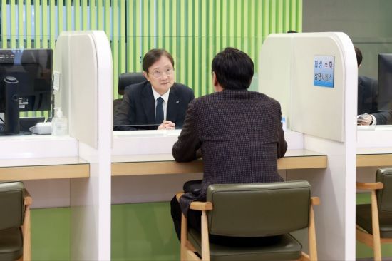 이찬진, 금융소비자 직접 만나 민원 상담