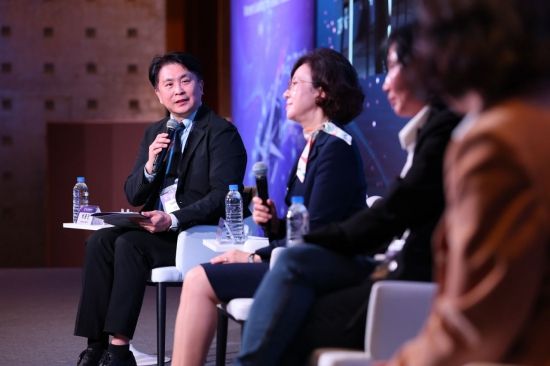 [2025 여성포럼]"AI 인력 확보가 과제…여성 인력 양성 지원해야"
