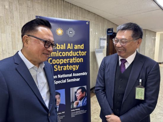 [단독] 대만 반도체 전문가의 조언 "삼성, '제2의 신경영' 철학 필요...韓·대만 협력해야"