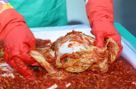 [포토] 정성 담은 사랑의 김장 나눔