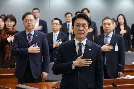 [포토] 국민의례 하는 김민석 총리