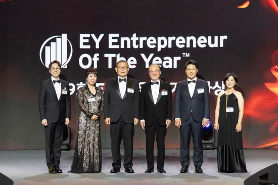 EY한영, '제19회 EY 최우수 기업가상' 마스터 부문에 정몽원 회장 선정