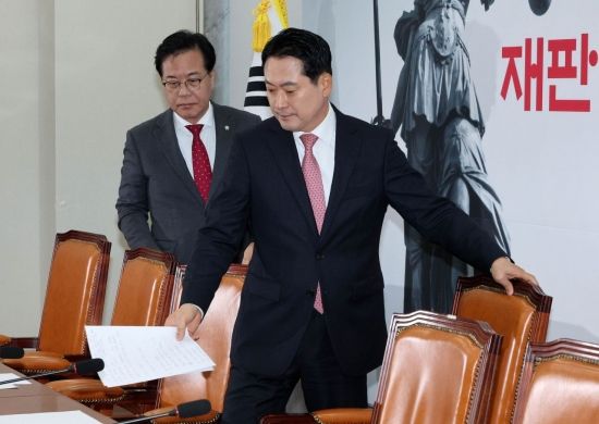 [포토] 최고위 참석하는 장동혁-송언석