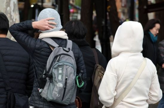 [포토] 반짝 추위, 내일은 더 추워