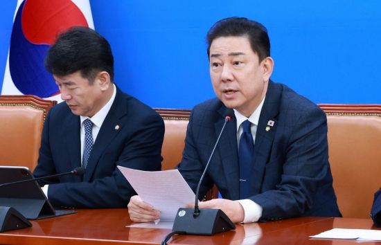 [포토] 김병기 "기업 발목 잡은 관행적 규제 과감히 걷어낼 것"