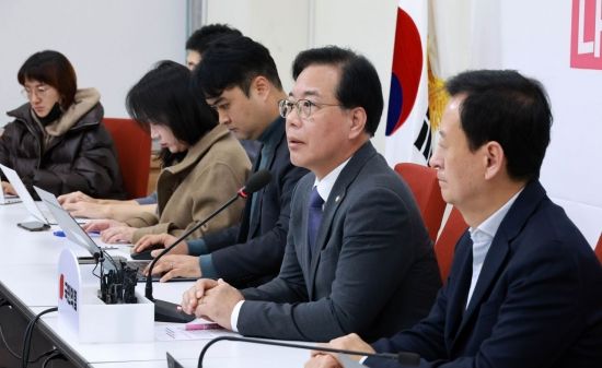 [포토] 송언석 "與, MOU 구속력 없다며 특별법 추진…모순의 극치"