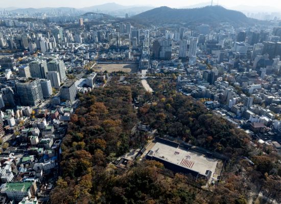 서울시 "세계유산 500m 규제, 강북 죽이기 법"