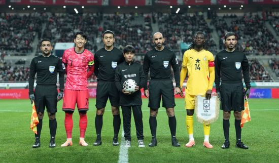 하나은행, 축구 국가대표 A매치서 이주가정 아동에게 특별한 체험 제공