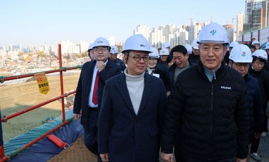 [포토] 오세훈 시장, 노량진 신통기획 현장 방문