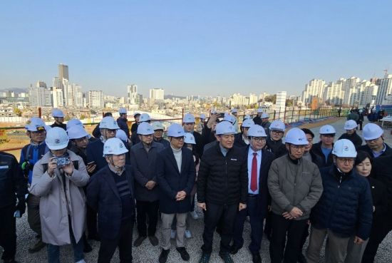 [포토] 오세훈, '노량진 재촉지구' 방문