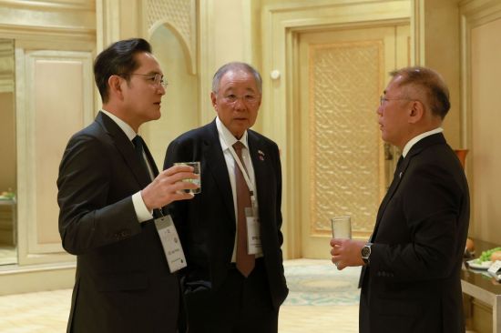 "AI 혁신 허브 구축하자"…韓-UAE, 비즈니스 테이블서 협력 약속