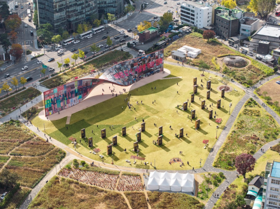 '토마스 헤더윅 총감독' 서울비엔날레 폐막…81만명 현장 찾아