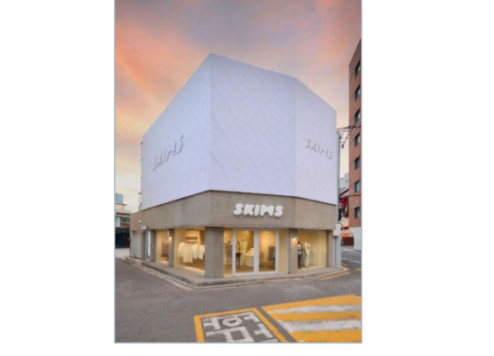 한섬, 성수·더현대 서울서 킴 카시디안 '스킴스' 첫 팝업