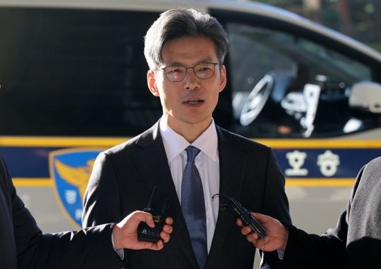 [포토] 박철우 중앙지검장 "항소포기 반발 이해하고 공감"