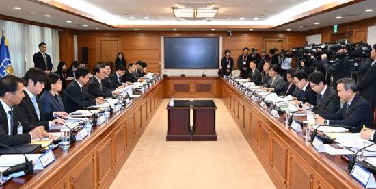 [포토] 김민석 총리, 제1회 과학기술관계장관회의 발언