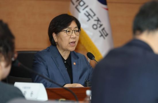 [포토] 국민연금기금운용위원회 주재한 정은경 장관