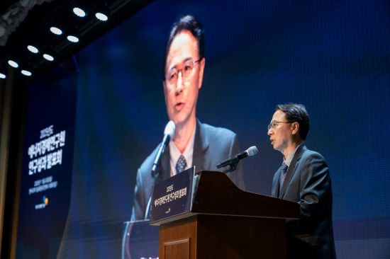 "中 태양광 모듈 의존하면 비용 상승…공급망 다변화해야"